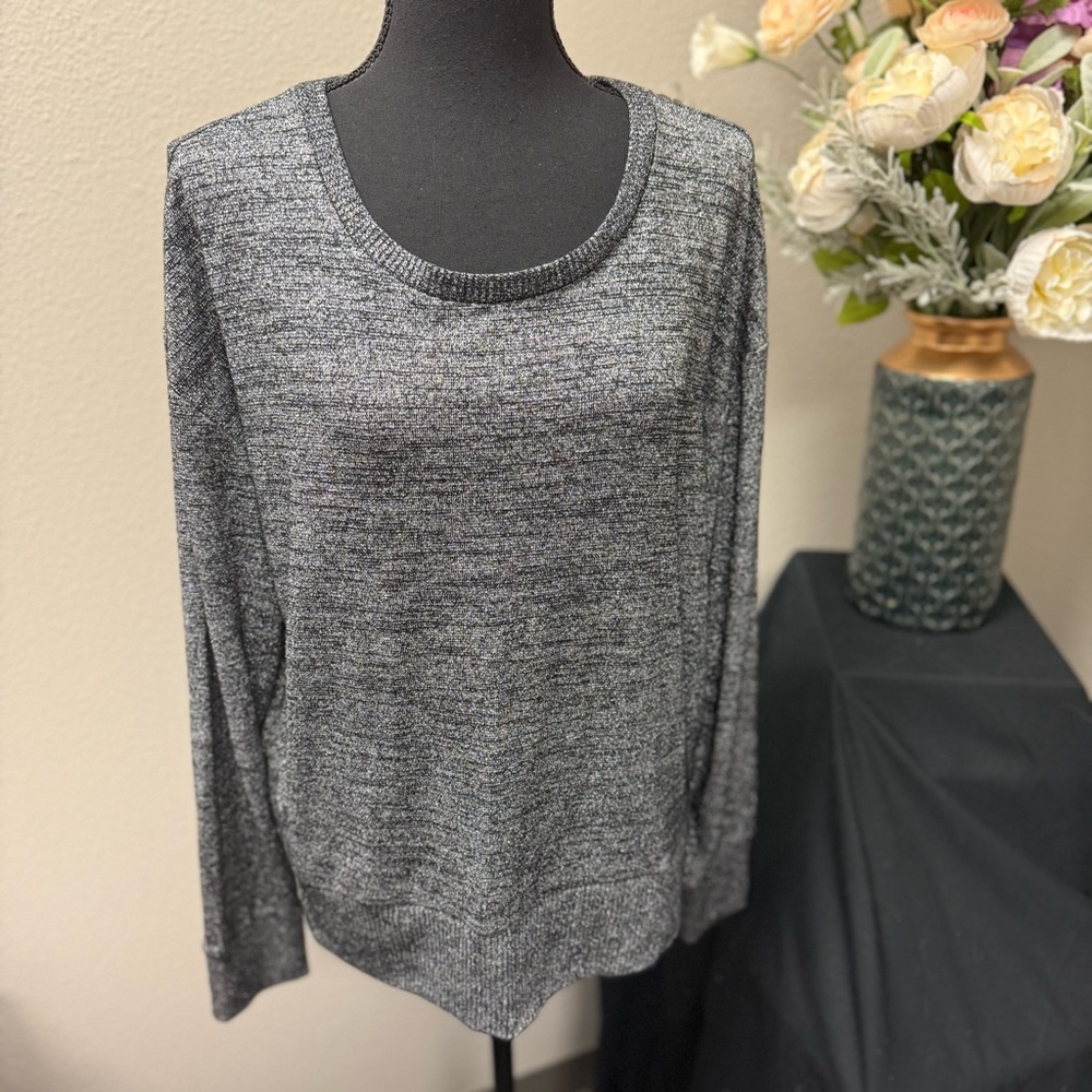 GAP Women’s Heather Gray Long Sleeve Lightweight Sweater – Size L